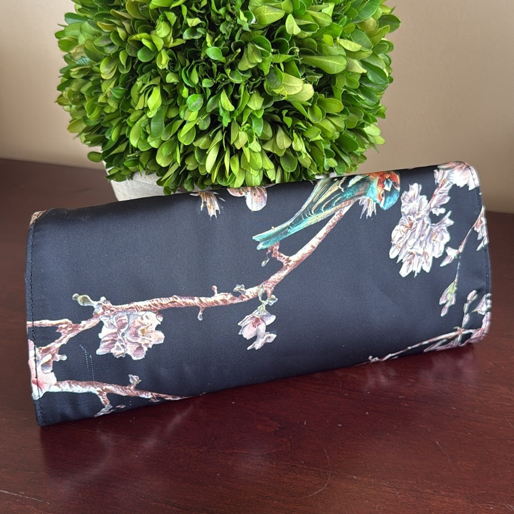 TED BAKER 🖤BLACK🖤 FLORAL BIRD ENVELOPE CLUTCH 🌟EUC🌟 - Picture 4 of 16